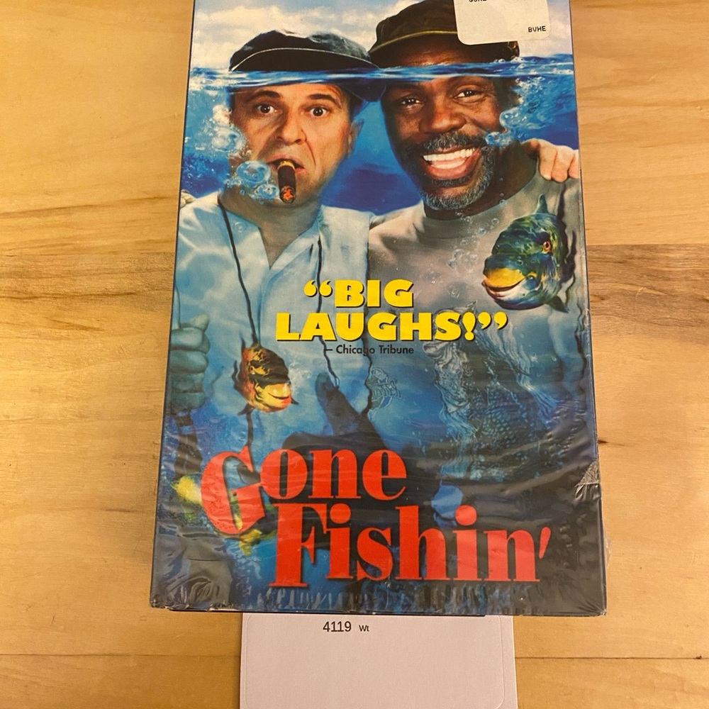 Gone Fishin' VHS - Picture 2 of 7